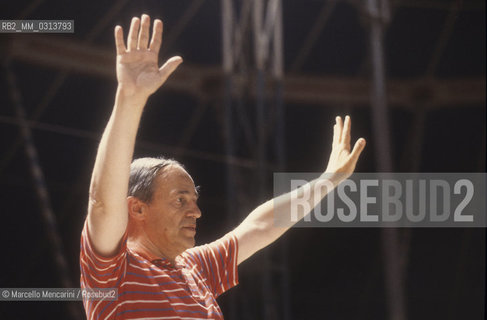 French composer and conductor Pierre Boulez conducting (1985) / Il compositore e direttore dorchestra Pierre Boulez mentre dirige (1985) - ©Marcello Mencarini/Rosebud2