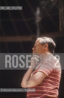 French composer and conductor Pierre Boulez conducting (1985) / Il compositore e direttore dorchestra Pierre Boulez mentre dirige (1985) - ©Marcello Mencarini/Rosebud2