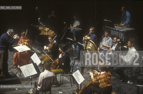 French composer and conductor Pierre Boulez conducting the Ensemble Intercontemporain (1991) / Il compositore e direttore dorchestra Pierre Boulez mentre dirige lEnsemble Intercontemporain (1991) - ©Marcello Mencarini/Rosebud2