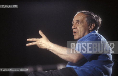 French composer and conductor Pierre Boulez during a rehearsal (about 1990) / Il compositore e direttore dorchestra Pierre Boulez durante una prova (1990 circa) - ©Marcello Mencarini/Rosebud2