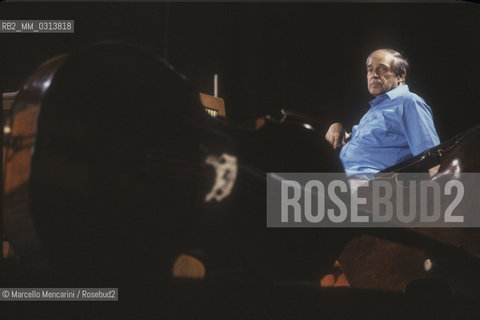 French composer and conductor Pierre Boulez conducting (about 1990) / Il compositore e direttore dorchestra Pierre Boulez mentre dirige (1990 circa) - ©Marcello Mencarini/Rosebud2
