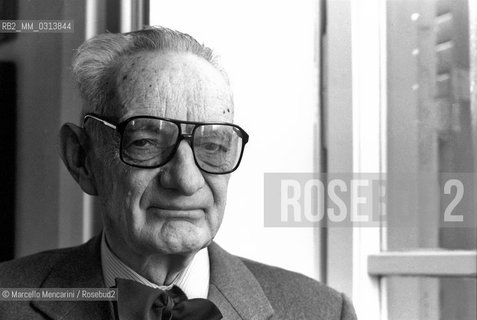 Rome, 1980. Swiss-born Italian pharmacologist Daniel Bovet, who won the 1957 Nobel Prize in Physiology or Medicine for his discovery of drugs that block the actions of specific neurotransmitters / Roma, 1980. Il farmacologo svizzero, naturalizzato italiano, Daniel Bovet, vincitore nel 1957 del premio Nobel per la Medicina e la Fisiologia - ©Marcello Mencarini/Rosebud2