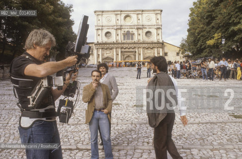 LAquila, about 1985. Inventor of the Steadicam, cameraman Garrett Brown, holds a workshop at the Festival Una città in cinema (a Town in Cinema) / LAquila, 1985 circa. Linventore della Steadicam,  il cameraman Garrett Brown, durante un workshop al Festival Una città in Cinema - ©Marcello Mencarini/Rosebud2