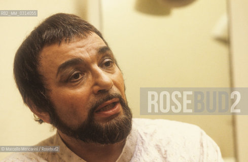 Milan, La Scala Thester, about 1980. Italian opera baritone Renato Bruson in his dressing room before performing / Milano, Teatro alla Scala, 1980 circa. Il baritono Renato Bruson in camerino prima di entrare in scena - ©Marcello Mencarini/Rosebud2
