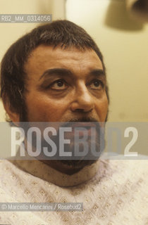 Milan, La Scala Thester, about 1980. Italian opera baritone Renato Bruson in his dressing room before performing / Milano, Teatro alla Scala, 1980 circa. Il baritono Renato Bruson in camerino prima di entrare in scena - ©Marcello Mencarini/Rosebud2