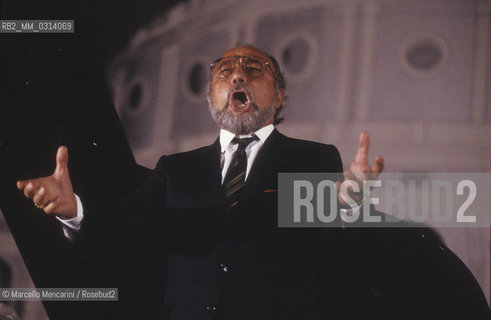 Ariccia (Rome), 1988. Italian opera baritone Renato Bruson performing / Ariccia (Roma), 1988. Il baritono Renato Bruson durante uno spettacolo - ©Marcello Mencarini/Rosebud2