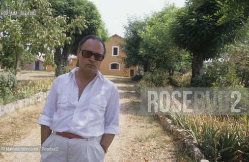 Genazzano (Rome), 1988. Italian composer Sylvano Bussotti in front of his home / Genazzano (Roma), 1988. Il compositore Sylvano Bussotti davanti alla sua casa - ©Marcello Mencarini/Rosebud2