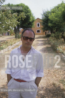 Genazzano (Rome), 1988. Italian composer Sylvano Bussotti in front of his home / Genazzano (Roma), 1988. Il compositore Sylvano Bussotti davanti alla sua casa - ©Marcello Mencarini/Rosebud2