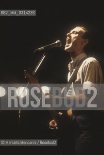 Bologna, 1981. David Byrne performing with the Talking Heads / Bologna, 1981. David Byrne in concerto con i Talking Heads - ©Marcello Mencarini/Rosebud2