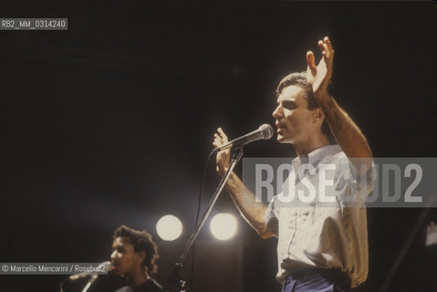 Bologna, 1981. David Byrne performing with the Talking Heads / Bologna, 1981. David Byrne in concerto con i Talking Heads - ©Marcello Mencarini/Rosebud2