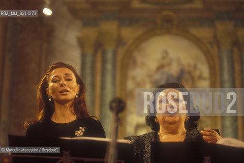 Rome, Saint Marys of the Angels and rhe Martyrs Basilica, 1999. Soprano Montserrat Caballé and her daughter Montserrat Martì performing together / Roma, Basilica di Santa Maria degli angeli e dei martiri, 1999. Il soprano Montserrat Caballè e sua figlia Montserrat Martì cantano insieme - ©Marcello Mencarini/Rosebud2