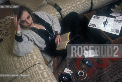 Licata (Agrigento), 1995. Italian writer Lara Cardella in her house / Licata (Agrigento), 1995. La scrittrice Lara Cardella nella sua casa - ©Marcello Mencarini/Rosebud2
