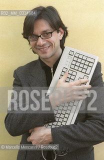 Milan, February 2000. Italian journalist and expert in New Economy Francesco Carlà / Milano, febbraio 2000. Francesco Carlà, giornalista ed esperto di New Economy - ©Marcello Mencarini/Rosebud2