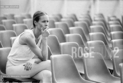 Rome, about 1980. American contemporary dance choreographer, performer, and poet Carolyn Carlson during a rehearsal / Roma, 1980 circa. La coreografa, danzatrice e poetessa Carolyn Carlson durante una prova - ©Marcello Mencarini/Rosebud2