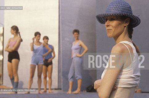 Rome, about 1980. American contemporary dance choreographer, performer, and poet Carolyn Carlson during a rehearsal / Roma, 1980 circa. La coreografa, danzatrice e poetessa Carolyn Carlson durante una prova - ©Marcello Mencarini/Rosebud2