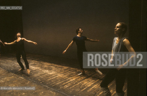 Rome, about 1980. American contemporary dance choreographer, performer, and poet Carolyn Carlson during a rehearsal / Roma, 1980 circa. La coreografa, danzatrice e poetessa Carolyn Carlson durante una prova - ©Marcello Mencarini/Rosebud2