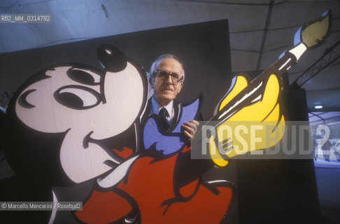 Italian cartoonist Giovan Battista Carpi, 1990  / Il disegnatore di fumetti Giovan Battista Carpi, 1990 - ©Marcello Mencarini/Rosebud2