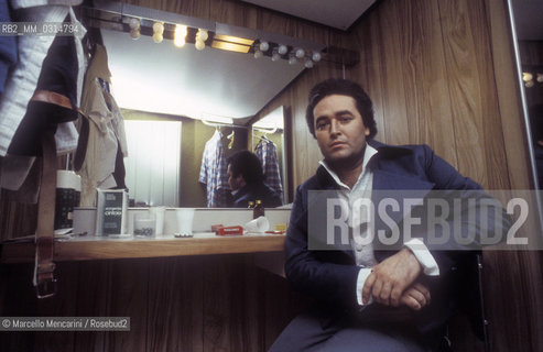 Verona Arena, about 1978. Spanish tenor José Carreras in his dressing room / Arena di Verona, 1978 circa. ll tenore Josè Carreras nel suo camerino - ©Marcello Mencarini/Rosebud2