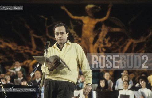 Vatican City, about 1985. Spanish tenor José Carreras during a rehearsal in the Nervi Hall / Città del Vaticano, 1985 circa. Il tenore José Carreras durante una prova in Sala Nervi - ©Marcello Mencarini/Rosebud2