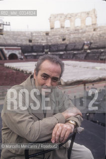 Verona Arena, 1995. Spanish tenor José Carreras before performing in the 25th anniversary of his career / Arena di Verona, 1995. Il tenore José Carreras prima di esibirsi in occasione dei suoi 25 anni di carriera - ©Marcello Mencarini/Rosebud2