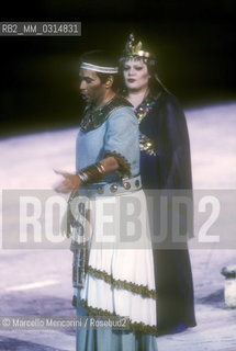Verona Arena, 1995. Opera singers José Carreras and Dolora Zajick performing in Aida  on the occasion of the 25th anniversary of the Carreras career / Arena di Verona, 1995. I cantanti lirici José Carreras e Dolora Zajick mentre cantano in Aida in occasione del 25° anniversario della carriera di Carreras - ©Marcello Mencarini/Rosebud2