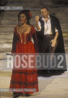 Verona Arena, 1995. Opera singers José Carreras and Denyce Graves performing in Carmen on the occasion of the 25th anniversary of the Carreras career / Arena di Verona, 1995. I cantanti lirici José Carreras e Denyce Graves mentre cantano in Carmen in occasione del 25° anniversario della carriera di Carreras - ©Marcello Mencarini/Rosebud2