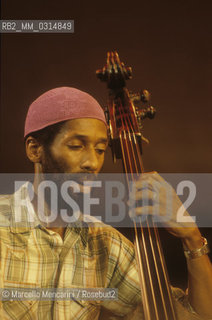Rome, about 1985. American jazz double-bassist Ron Carter performing / Roma, 1985 circa. Il contrabbassista jazz Ron Carter in concerto - ©Marcello Mencarini/Rosebud2