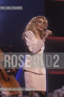 Sanremo Music Festival 1989. Rossana Casale sings A che servono gli dèi (nineteenth ranked)  / Festival di Sanremo 1989. Rossana Casale canta A che servono gli dèi (diciannovesima classificata) - ©Marcello Mencarini/Rosebud2