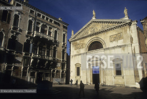 Venice, 1998. Palazzo Bellavite on Campo San Maurizio. Here lived Giorgio Baffo, great friend and patron of Giacomo Casanova and his family / Venezia, 1998. Palazzo Bellavite in campo San Maurizio. Era la dimora del patrizio Giorgio Baffo, grande amico e protettore di Giacomo Casanova e della sua famiglia - ©Marcello Mencarini/Rosebud2
