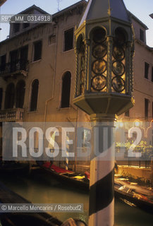 Venice, 1998. Pied-a-terre of Giacomo Casanova at San Moisè / Venezia, 1998. Casino di Casanova a San Moisè - ©Marcello Mencarini/Rosebud2