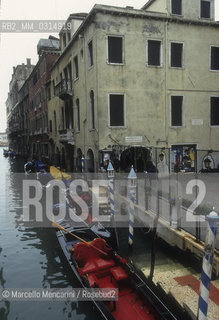 Venice, 1998. Pied-a-terre of Giacomo Casanova at San Moisè / Venezia, 1998. Casino di Casanova a San Moisè - ©Marcello Mencarini/Rosebud2