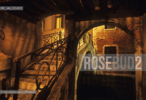 Venice, 1998. Pied-a-terre of Marco Dandolo. For Giacomo Casanova it was an usual place of residence that he used also as correspondence address until the Dandolos death / Venezia, 1998. Casino di Marco Dandolo. Per Giacomo Casanova questa fu una residenza abituale, dove si faceva inviare anche la corrispondenza, che usò fino alla morte del Dandolo - ©Marcello Mencarini/Rosebud2