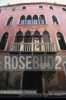 Venice, 1998. Palazzo Bragadin. Here Giacomo Casanova lived from 1748 to 1755, guest of his greatest patron, senator Matteo Giovanni Bragadin / Venezia, 1998. Palazzo Bragadin. Qui Giacomo Casanova visse dal 1748 al 1755 ospite del suo maggior protettore, il senatore  Matteo Giovanni Bragadin - ©Marcello Mencarini/Rosebud2