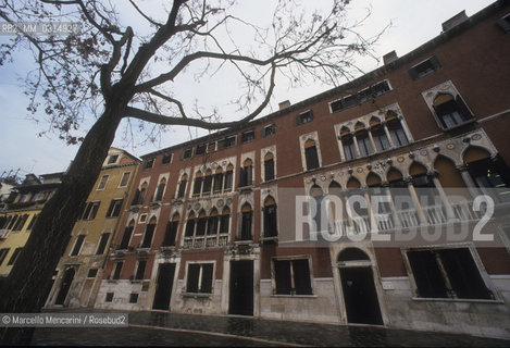 Venice, 1998. Palazzo Soranzo on Campo san Polo. Here Giacomo Casanova knew senator Matteo Giovanni Bragadin that became his greatest patron / Venezia, 1998. Palazzo Soranzo a campo San Polo. Qui nel 1746 Giacomo Casanova conobbe il senatore Matteo Giovanni Bragadin che divenne il suo maggior protettore - ©Marcello Mencarini/Rosebud2