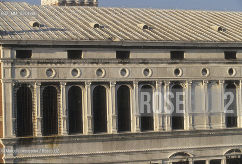 Venice, 1998. Roof of the Piombi prison in the Doges Palace . Through here Giacomo Casanova escaped on 31 October 1756 / Venezia, 1998. Tetto dei piombi, le prigioni di Palazzo ducale. Da  qui Giacomo Casanova riuscì a fuggire il 31 ottobre 1756  - ©Marcello Mencarini/Rosebud2