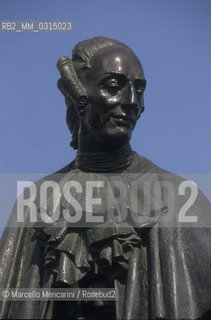 Venice Carnival 1998 dedicated to Giacomo Casanova.Monument by Mihail Chemiakin to Giacomo Casanova / Carnevale di Venezia 1998 dedicato a Giacomo Casanova. Monumento a Giacomo Casanova di Mihail Chemiakin - ©Marcello Mencarini/Rosebud2