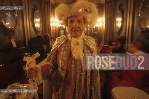 Venice Carnival 1998 dedicated to Giacomo Casanova. Count Emile Targhetta in costume as Casanova at Caffè Florian / Carnevale di Venezia 1998 dedicato a Giacomo Casanova. Il conte Emile Targhetta in costume da Casanova al Caffè Florian - ©Marcello Mencarini/Rosebud2