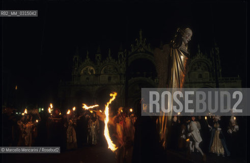 Venice Carnival 1998 dedicated to Giacomo Casanova. Procession of masks in honour of Casanova / Carnevale di Venezia 1998 dedicato a Giacomo Casanova. Corteo di maschere in onore di Casanova - ©Marcello Mencarini/Rosebud2