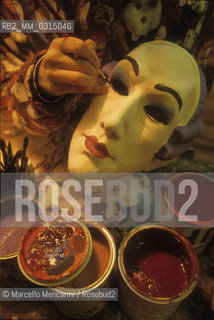 Venice Carnival 1998 dedicated to Giacomo Casanova. Mask inspired by Fellinis Casanova made by the workshop Mondo novo / Carnevale di Venezia 1998 dedicato a Giacomo Casanova. Maschera ispirata al Casanova di Fellini del laboratorio Mondo Novo - ©Marcello Mencarini/Rosebud2