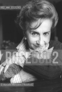 Rome, 1979. Italian journalist and writer Camilla Cederna with her cat / Roma, 1979. La giornalista Camilla Cederna con il suo gatto - ©Marcello Mencarini/Rosebud2