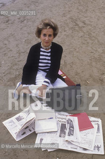 Venice Lido, Venice Film Festival, about 1985. Italian journalist and writer Camilla Cederna on the seaside / Lido di Venezia, Mostra del Cinema di Venezia, 1985 circa. La giornalista Camilla Cederna sulla spiaggia - ©Marcello Mencarini/Rosebud2