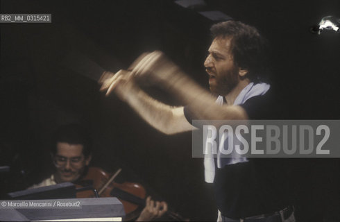 Amsterdam 1991. Italian conductor Riccardo Chailly performing a rehearsal with the Royal Concertgebouw Orchestra / Riccardo Chailly dirige lOrchestra del Concertgebouw durante una prova - ©Marcello Mencarini/Rosebud2