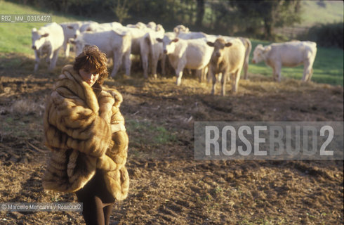 Model Jo Champa wearing a Fendi fur, 1986 / La modella Jo Champa indossa una pelliccia Fendi, 1986 - ©Marcello Mencarini/Rosebud2