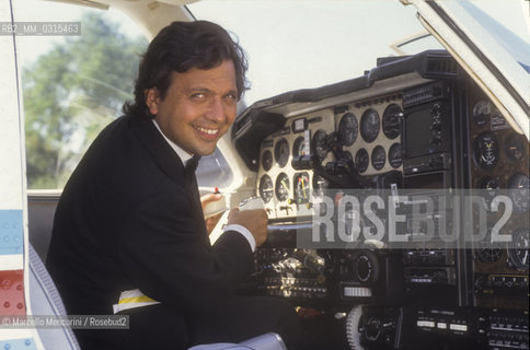 Venice Lido, Venice Film festival 1992. Italian TV presenter Piero Chiambretti in a helicopter / Lido di Venezia, Mostra del Cinema di venezia 1992. Il presentatore televisivo Piero Chiambretti in elicottero - ©Marcello Mencarini/Rosebud2
