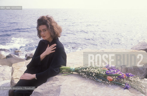 Sanremo Music Festival 1989. Italian pop singer Gigliola Cinquetti, at the Festival with the song Ciaoe (ranked eighteenth) / Festival di Sanremo 1989. La cantante Gigliola Cinquetti, al Festival con la canzone Ciao (diciottesima classificata) - ©Marcello Mencarini/Rosebud2