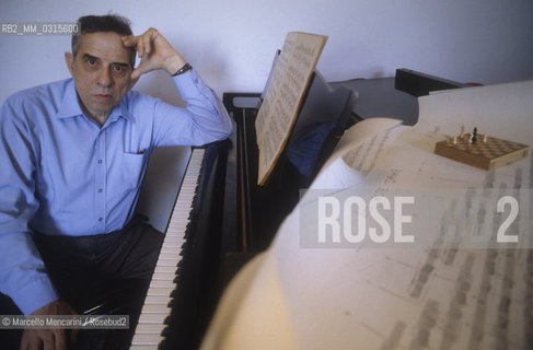 Rome, 1988. Italian composer Aldo Clementi in his house / Roma, 1988. Il compositore Aldo Clementi nella sua casa - ©Marcello Mencarini/Rosebud2