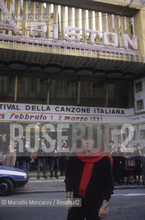 Sanremo Music Festival 1991. Italian singer-songwriter Riccardo Cocciante -winner of the Festival with the song Se Stiamo Insieme- in front of the Ariston Theater / Festivald di Sanremo 1991 . Il cantante Riccardo Cocciante -vincitore del Festival con la canzone Se Stiamo Insieme- davanti al Teatro Ariston - ©Marcello Mencarini/Rosebud2