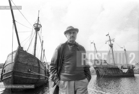 Malta, 1985. Italian set designer Mario Chiari on the set of the tv movie Christopher Columbus directed by Alberto Lattuada / Malta, 1985. Lo scenografo Mario Chiari sul set del film per la tv Cristoforo Colombo, diretto da Alberto Lattuada - ©Marcello Mencarini/Rosebud2