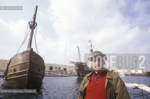 Malta, 1985. Italian set designer Mario Chiari on the set of the tv movie Christopher Columbus directed by Alberto Lattuada / Malta, 1985. Lo scenografo Mario Chiari sul set del film per la tv Cristoforo Colombo, diretto da Alberto Lattuada - ©Marcello Mencarini/Rosebud2
