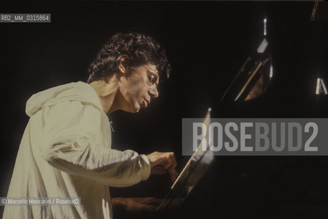 American jazz-fusion pianist, keyboardist, and composer Chick Corea performing (about 1985) /  Chick Corea, pianista e compositore jazz-fusion in concerto (1985 circa) - ©Marcello Mencarini/Rosebud2
